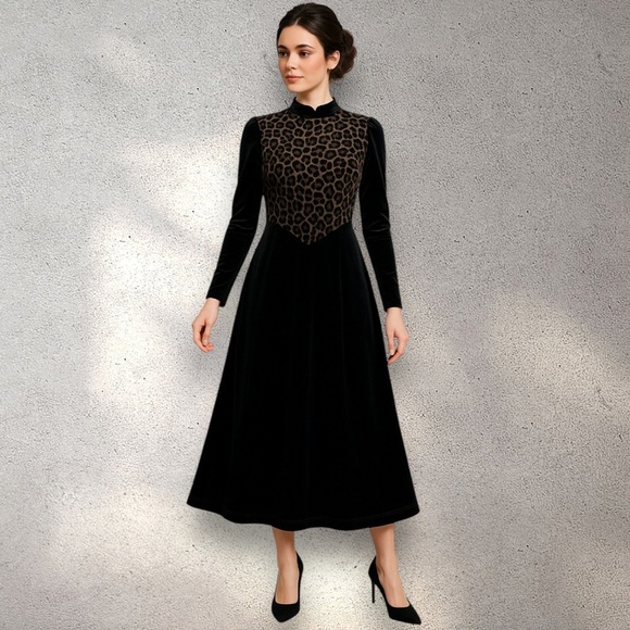 Jin Young Dresses & Skirts - Vintage Jin Young Velvet Midi Dress Fit Flare Long Sleeve Black Leopard Sz Large